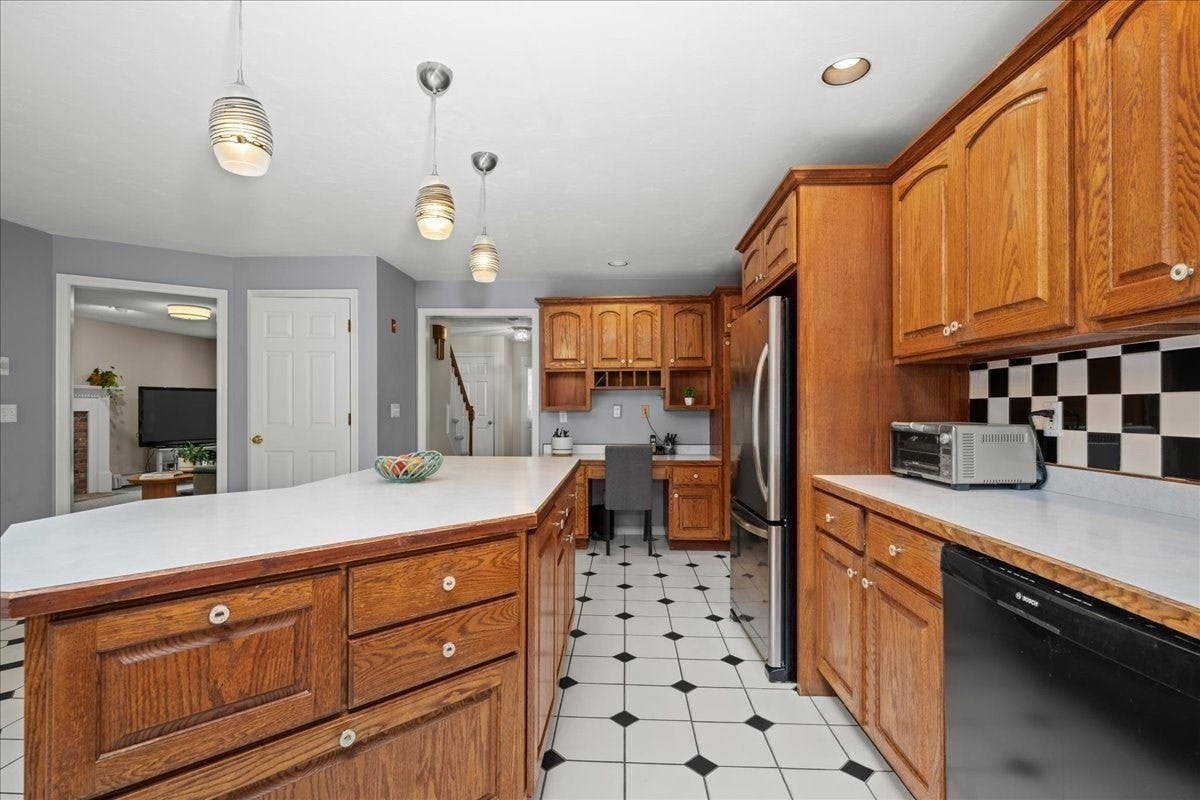 38 Hemlock Dr, Northborough, MA, 38 Hemlock Dr, Northborough, MA Photo #12