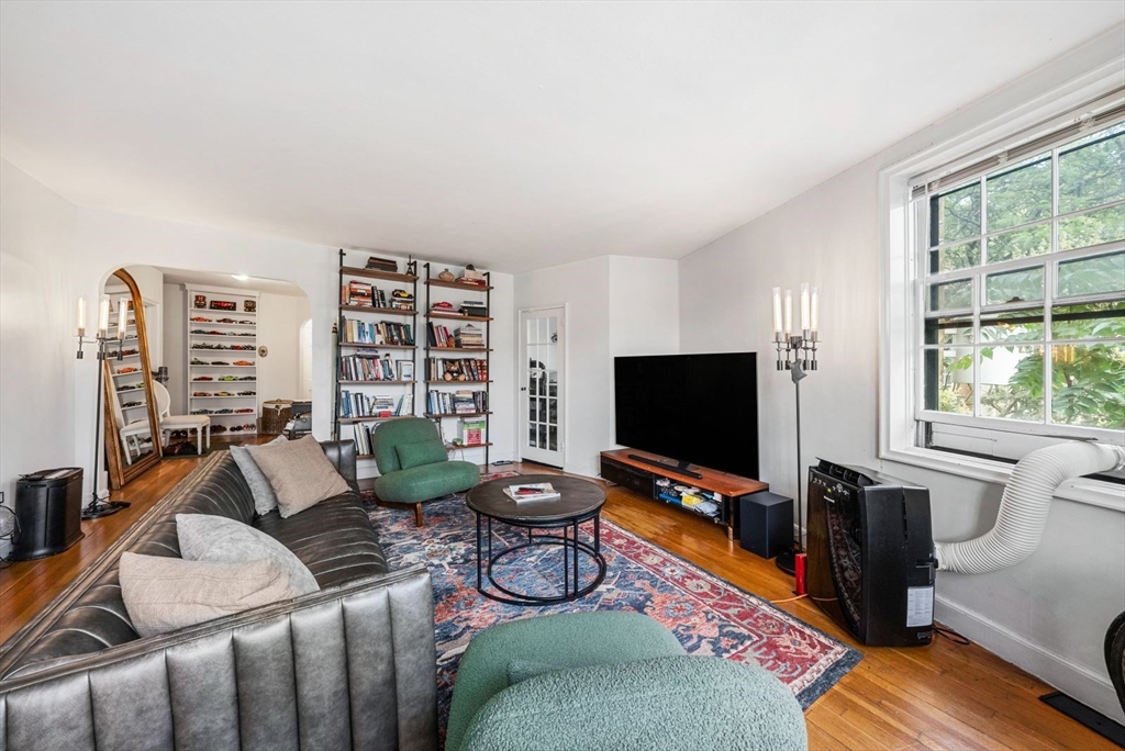 50 Follen St 306