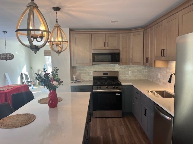 9 Riverbank Circle 9