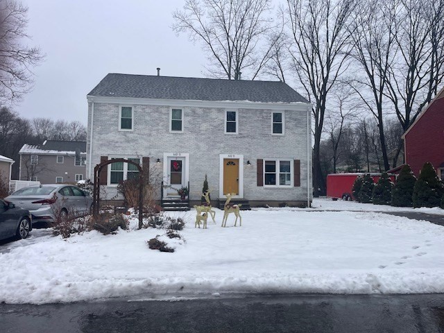 9 Riverbank Circle 9