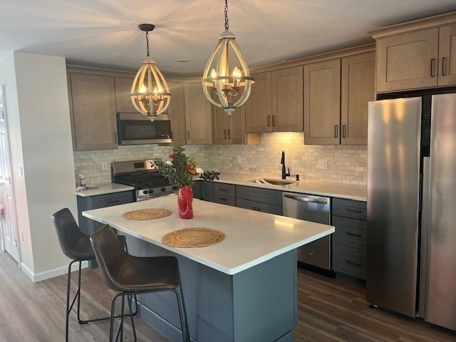 9 Riverbank Circle 9