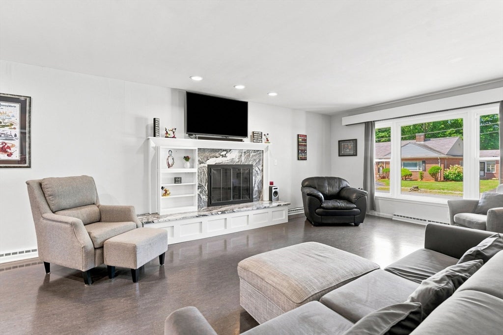 94 Florence Rd, Lowell, MA Photo #7