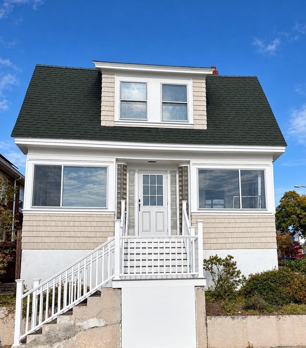 Photo of 190 Bayswater St, Boston, MA