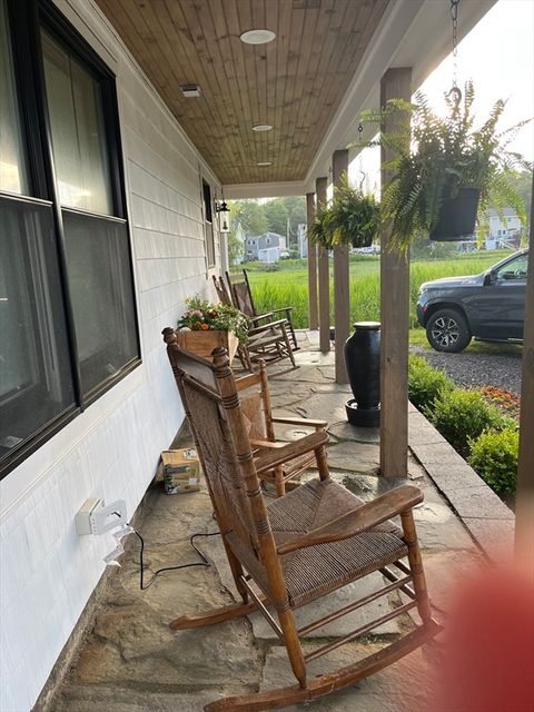 20 Gill St B Hampton NH 03842