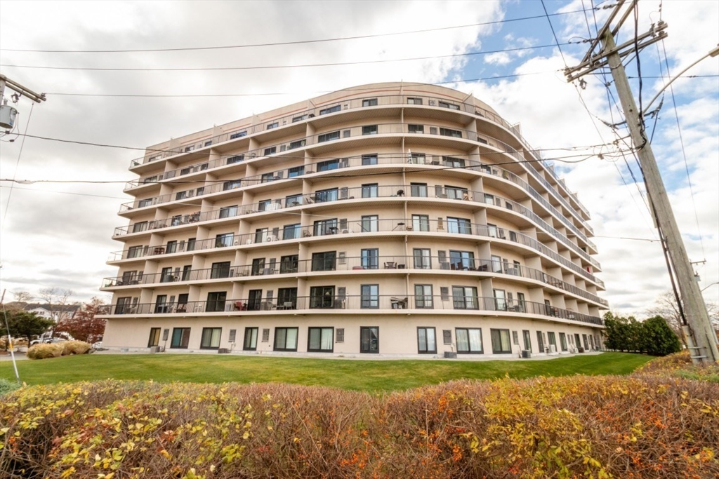 133 Commander Shea Blvd 204