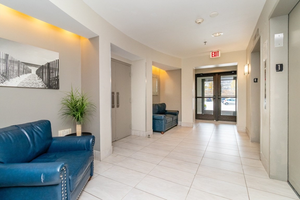 133 Commander Shea Blvd 204