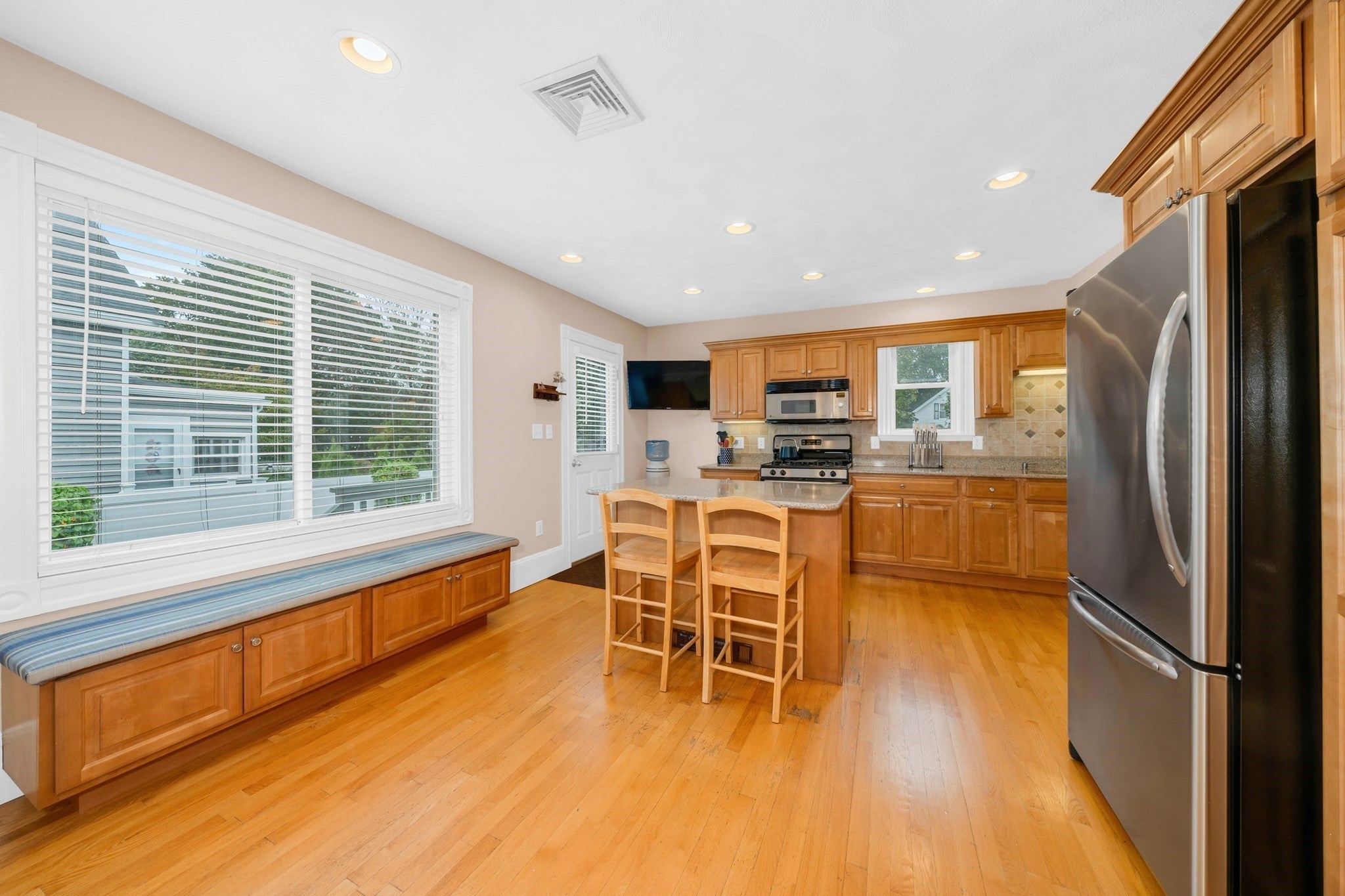 21 Kernwood Ave, Beverly, MA, 21 Kernwood Ave, Beverly, MA Photo #4