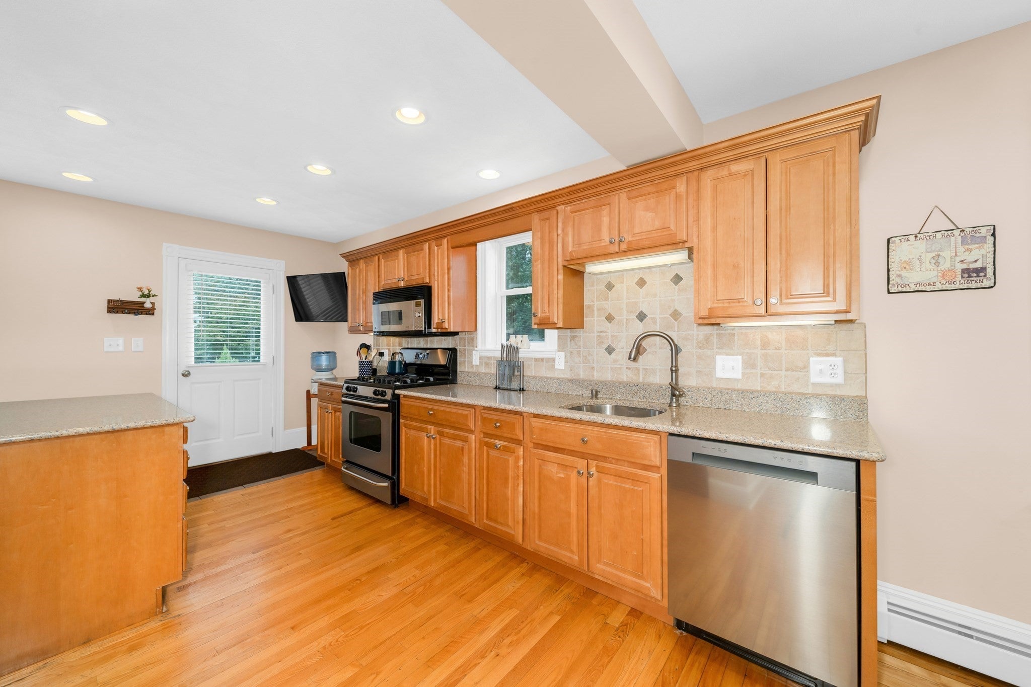 21 Kernwood Ave, Beverly, MA, 21 Kernwood Ave, Beverly, MA Photo #11