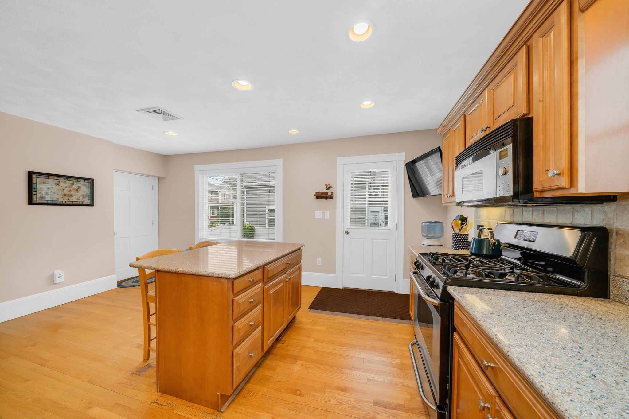 21 Kernwood Ave, Beverly, MA, 21 Kernwood Ave, Beverly, MA Photo #10