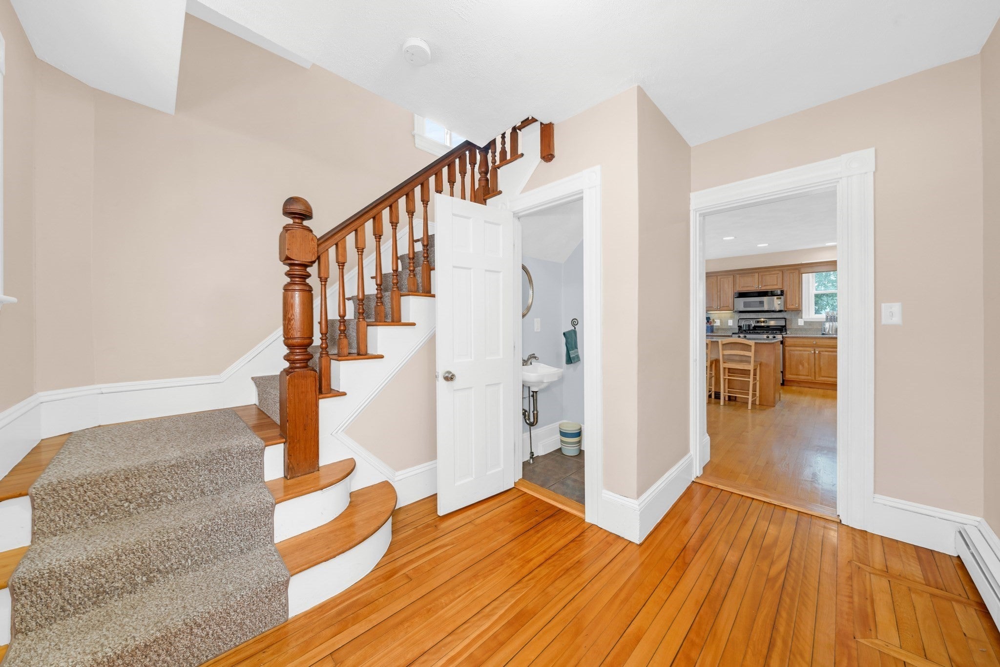 21 Kernwood Ave, Beverly, MA, 21 Kernwood Ave, Beverly, MA Photo #3