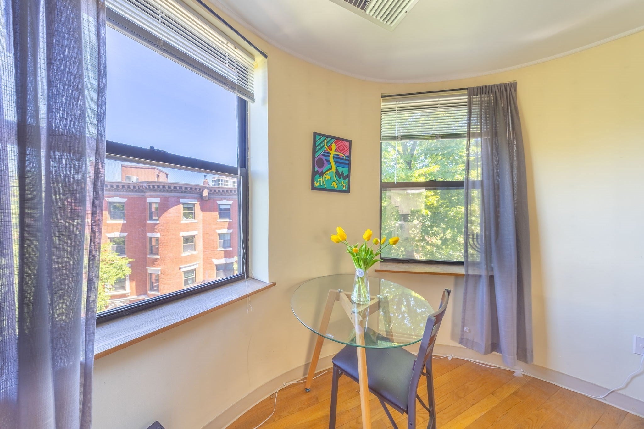 102 Gainsborough St 402E, Boston MA 02115