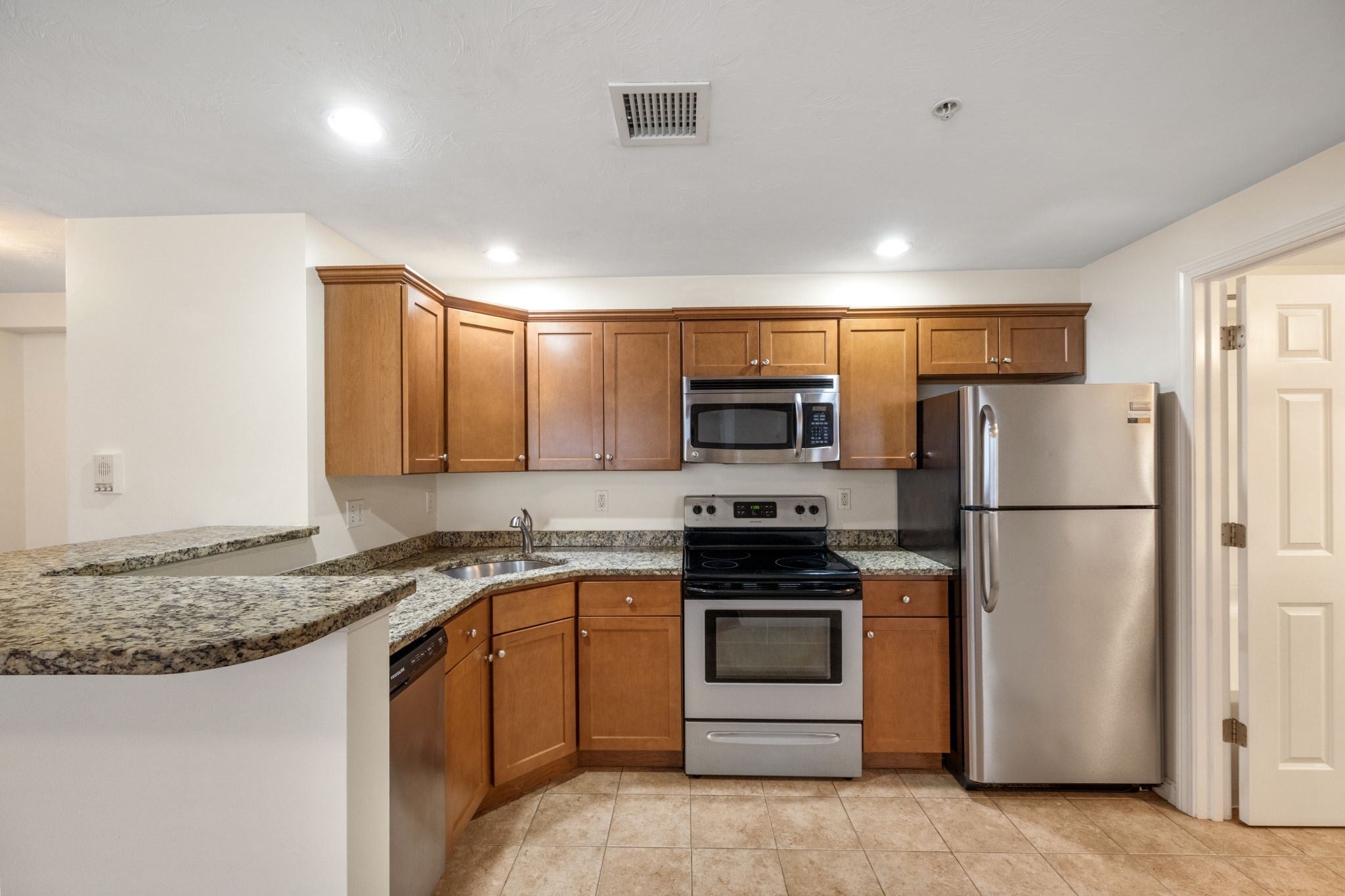 289 North Ave, Abington, MA, 289 North Ave, Abington, MA Photo #17