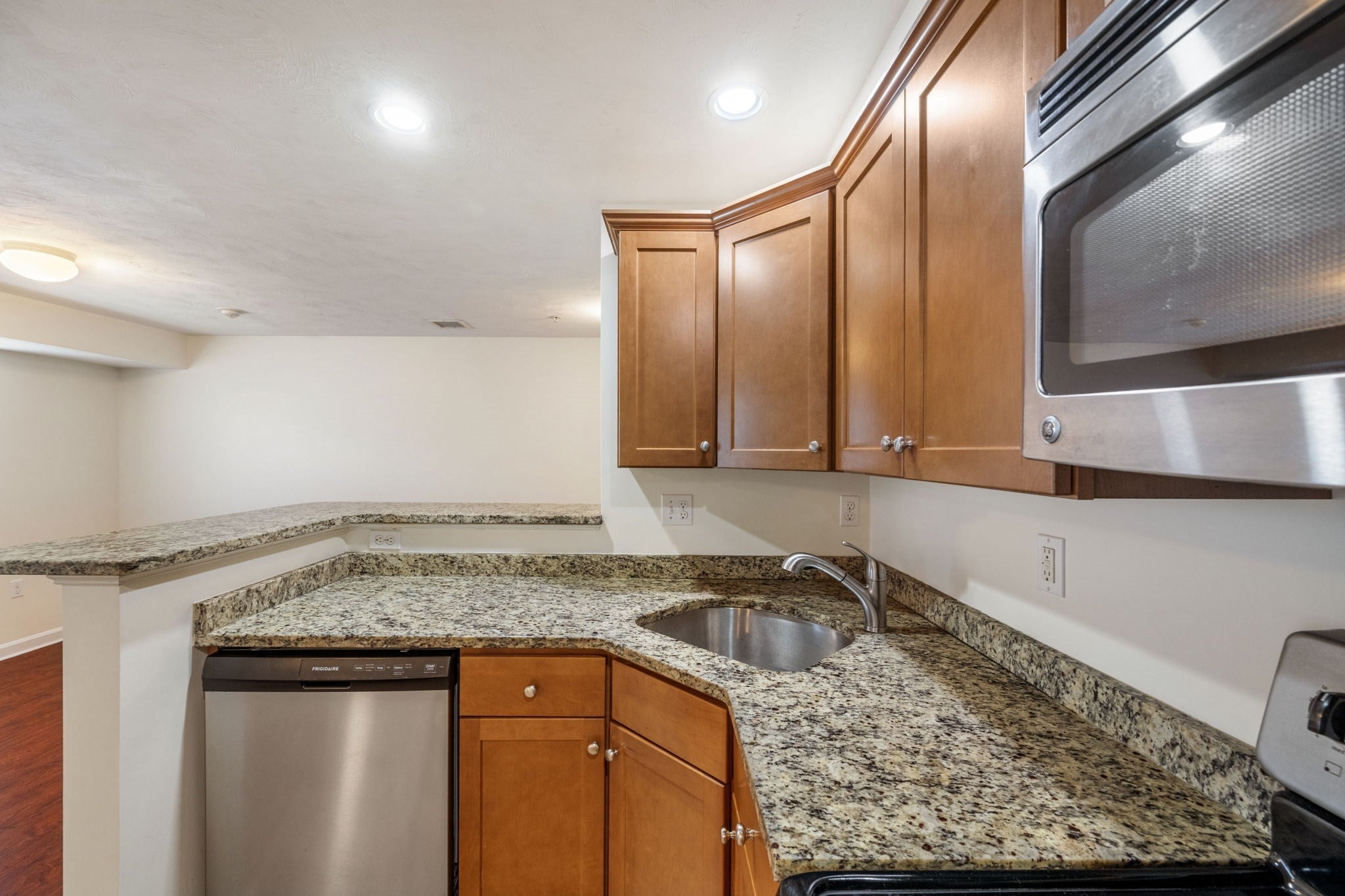 289 North Ave, Abington, MA, 289 North Ave, Abington, MA Photo #19