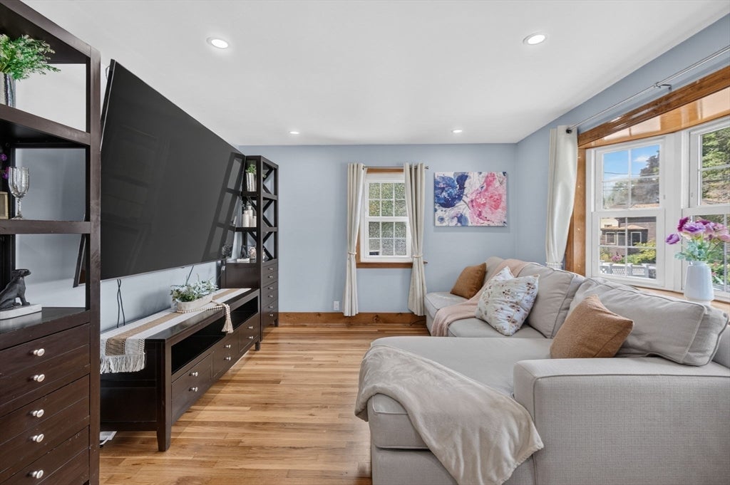 3 Wormstead St, Saugus, MA Photo #16