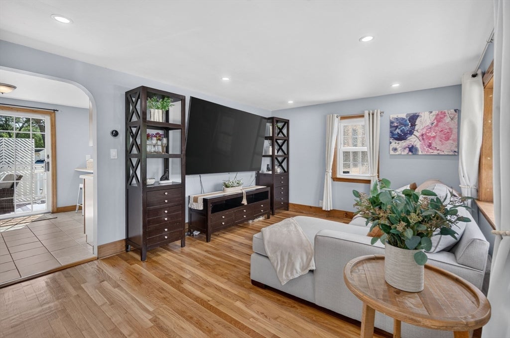 3 Wormstead St, Saugus, MA Photo #17