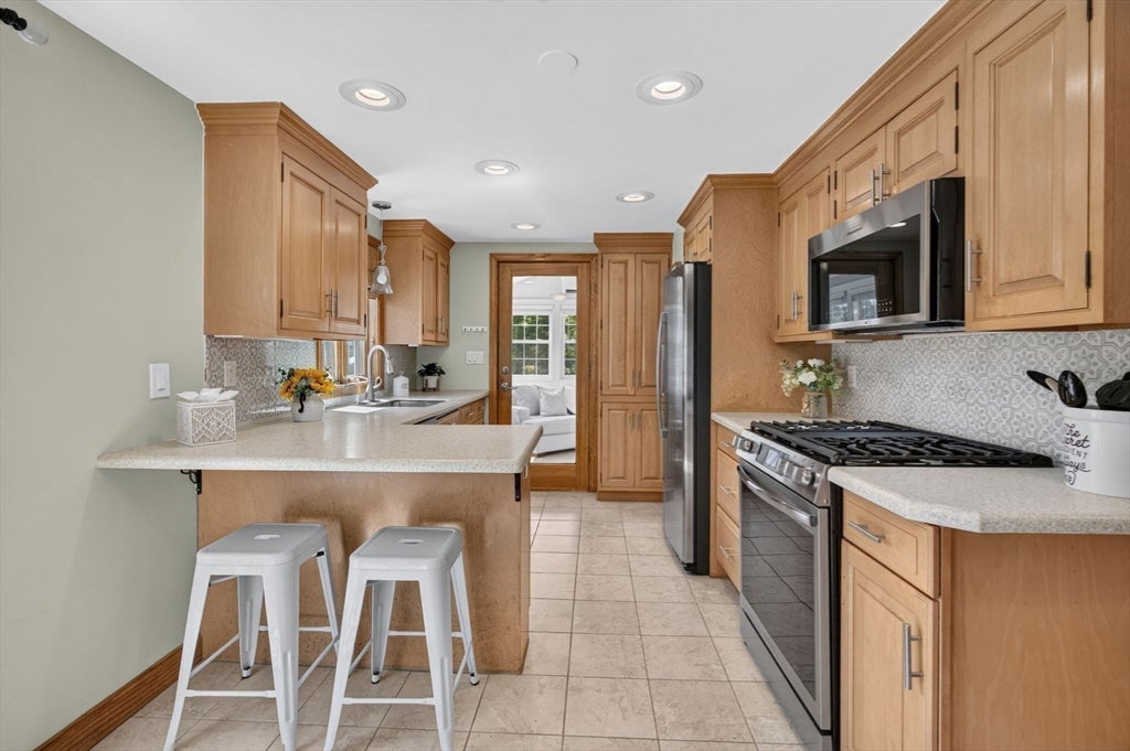 3 Wormstead St, Saugus, MA Photo #8