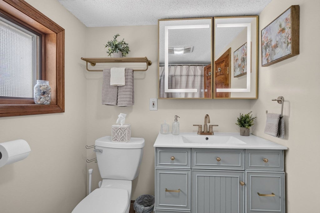 3 Wormstead St, Saugus, MA Photo #26
