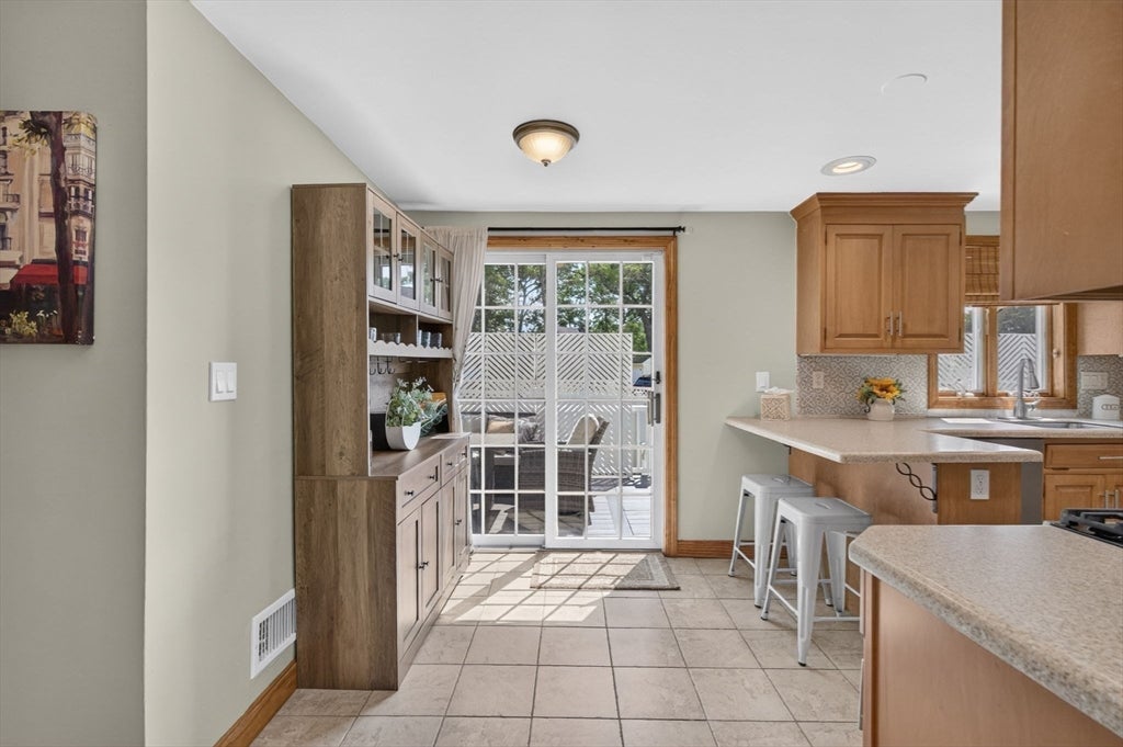 3 Wormstead St, Saugus, MA Photo #10