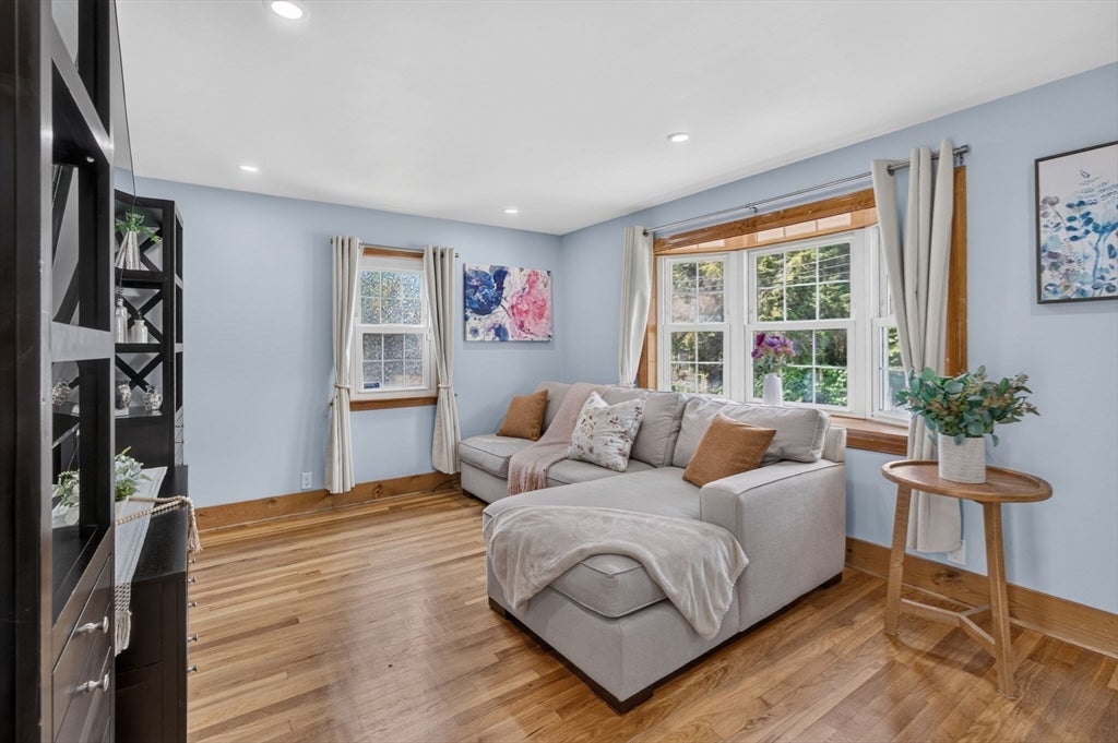 3 Wormstead St, Saugus, MA Photo #18