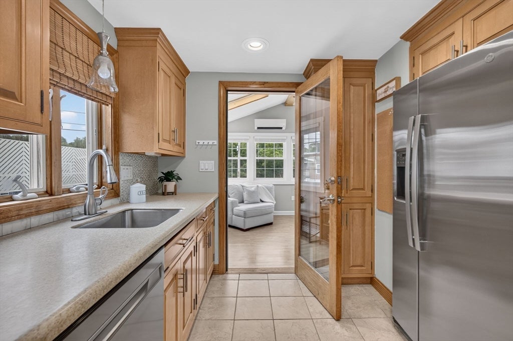 3 Wormstead St, Saugus, MA Photo #7