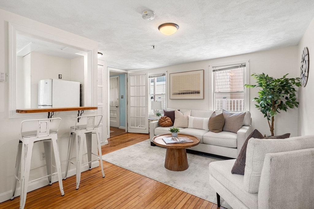 21 Hawkes St 5