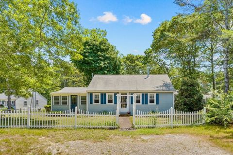 Single Family Residence in Yarmouth MA 22 Thomas Path.jpg