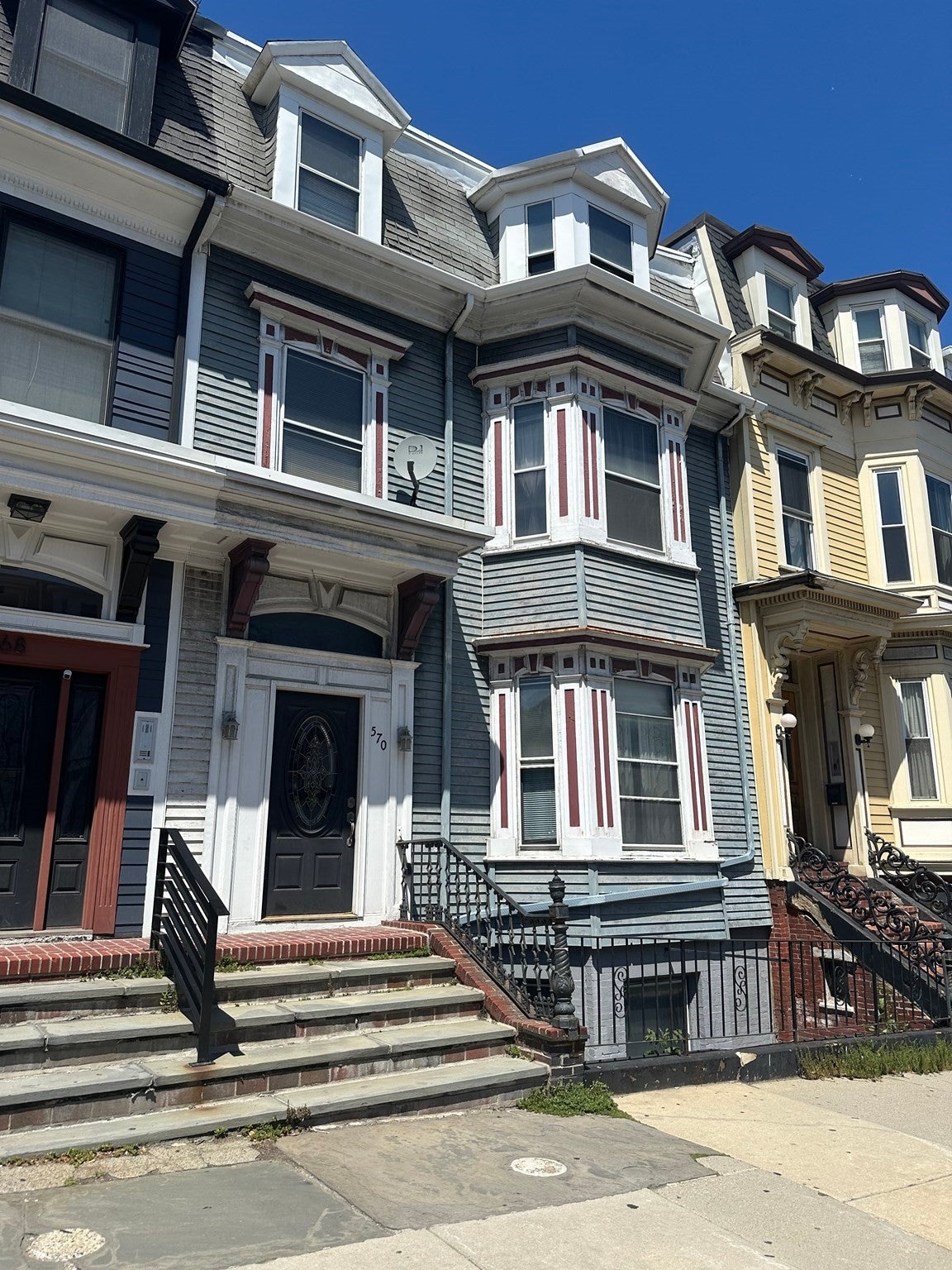 570 E Broadway