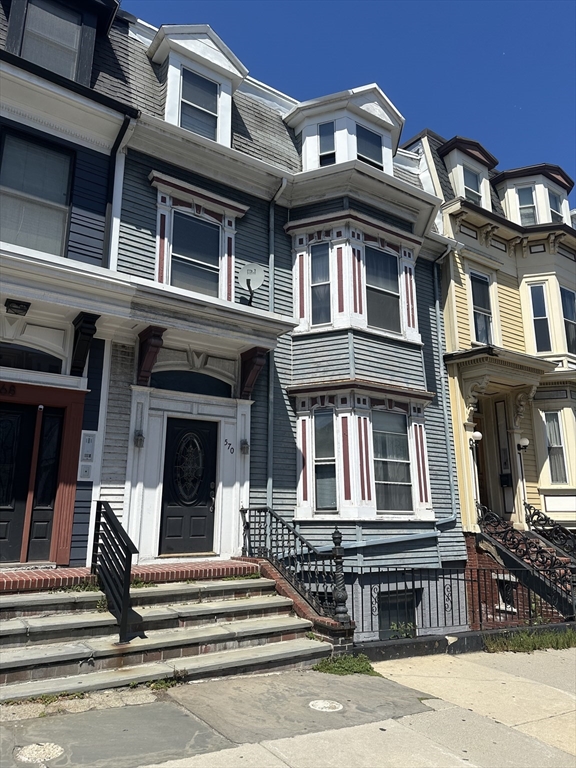 570 E Broadway