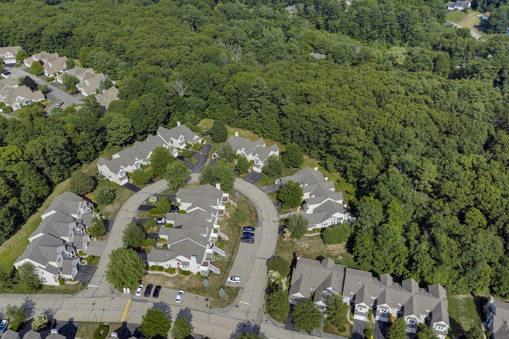 27 Robert Cir 27