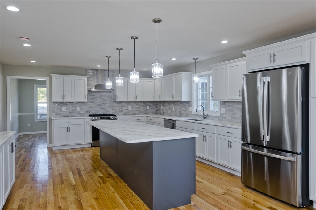 Agawam, Massachusetts 01001, United States, 4 Bedrooms Bedrooms, ,3 BathroomsBathrooms,Residential,Active,80463