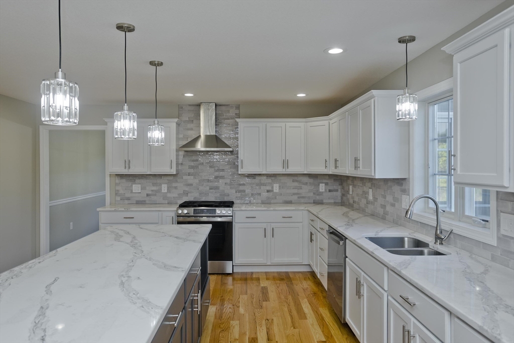 Agawam, Massachusetts 01001, United States, 4 Bedrooms Bedrooms, ,3 BathroomsBathrooms,Residential,Active,80463