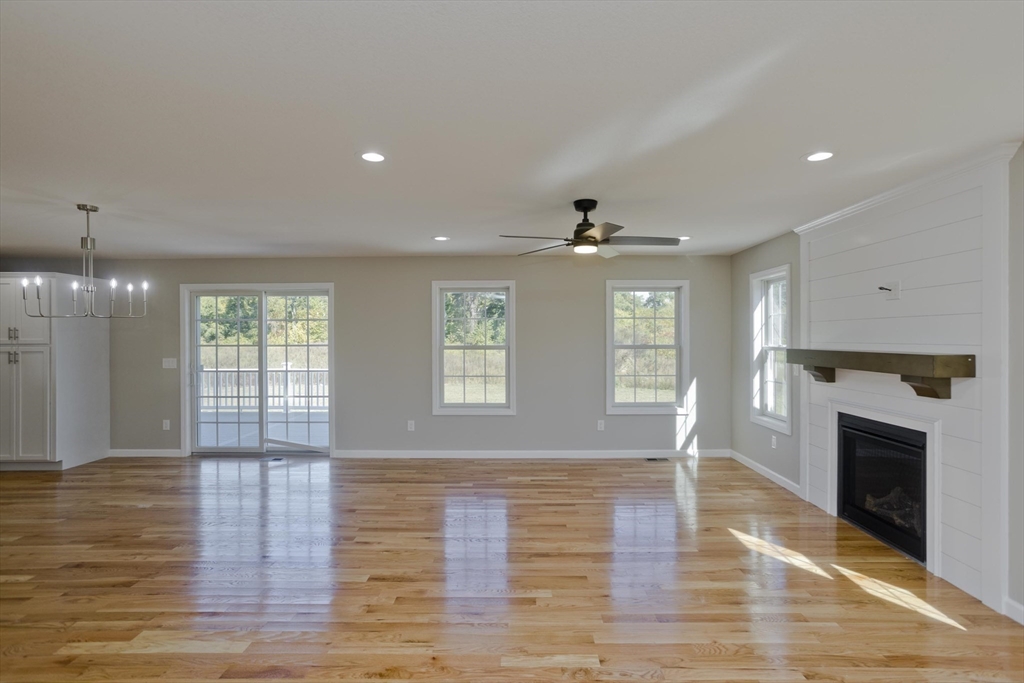 Agawam, Massachusetts 01001, United States, 4 Bedrooms Bedrooms, ,3 BathroomsBathrooms,Residential,Active,80463