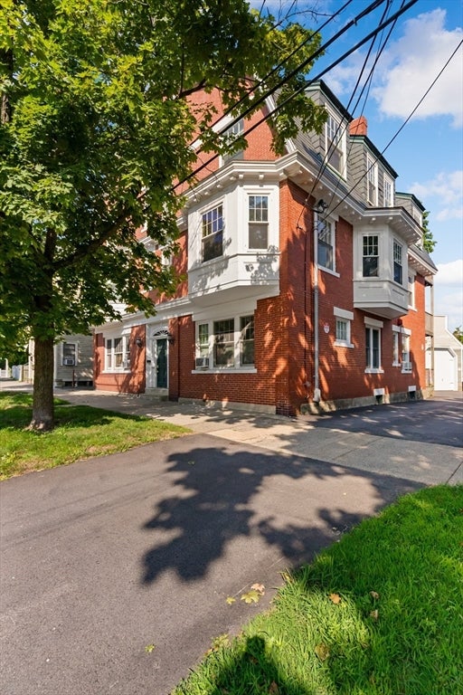 42 Broad St #3, Salem, MA, 42 Broad St #3, Salem, MA Photo #2