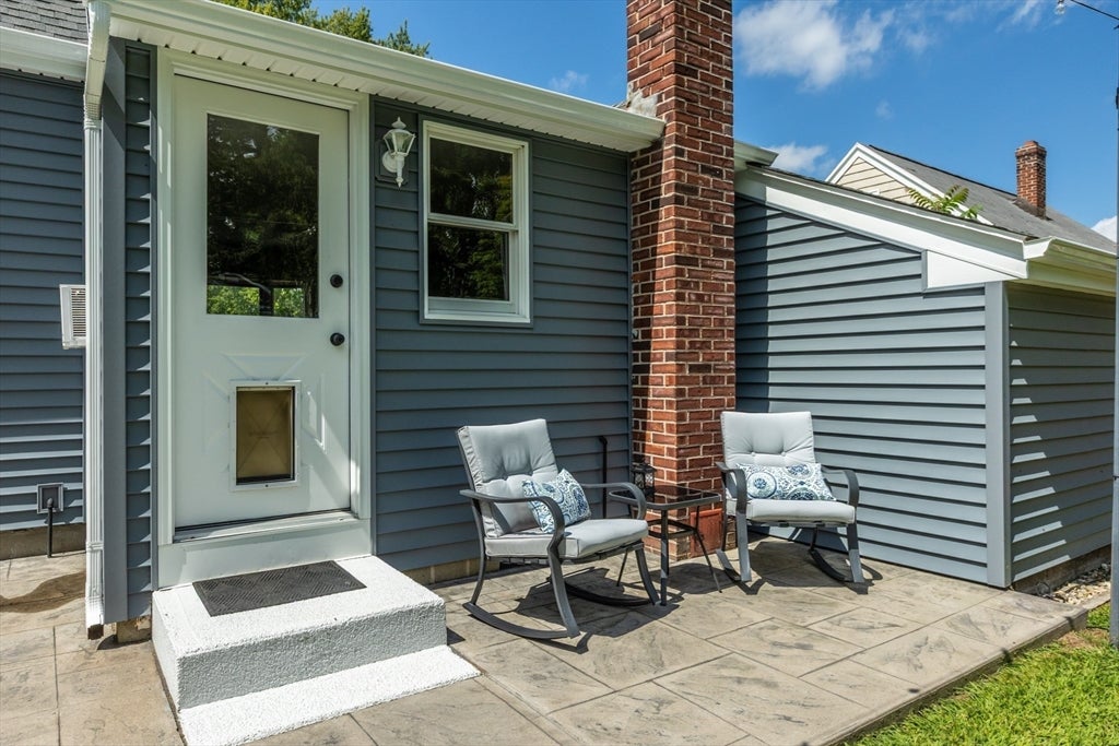 31 Thompson St, East Longmeadow, MA Photo #30