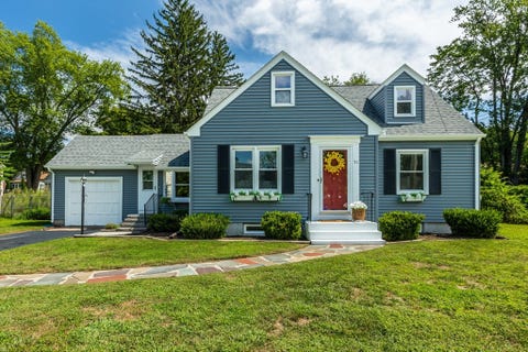 Photo of 31 Thompson St, East Longmeadow, MA 01089 (MLS # 73566679)