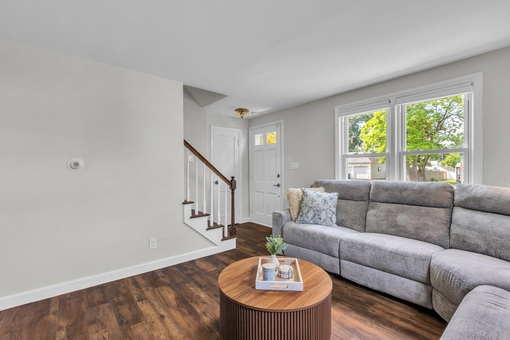 31 Thompson St, East Longmeadow, MA Photo #14