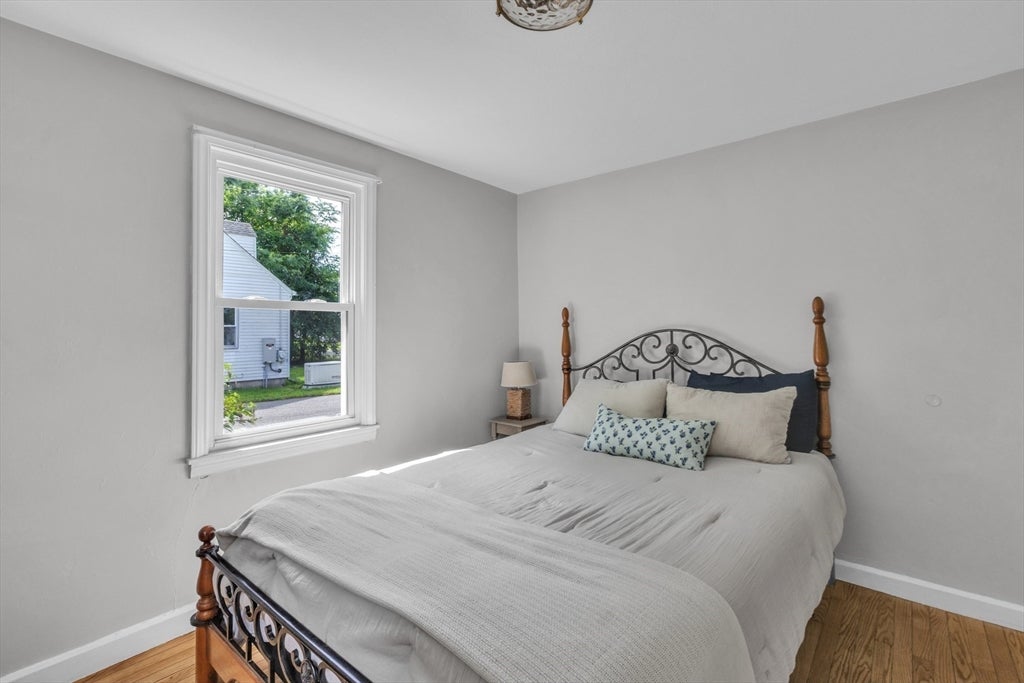 31 Thompson St, East Longmeadow, MA Photo #15