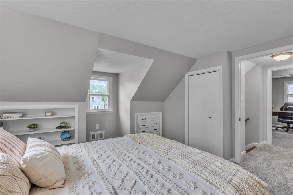 31 Thompson St, East Longmeadow, MA Photo #27