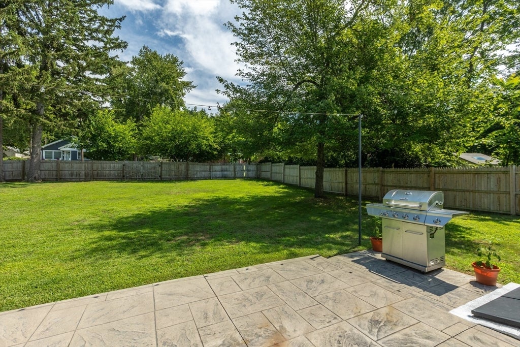 31 Thompson St, East Longmeadow, MA Photo #31