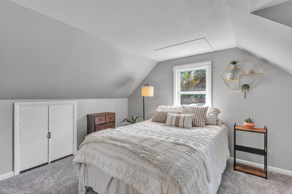 31 Thompson St, East Longmeadow, MA Photo #25