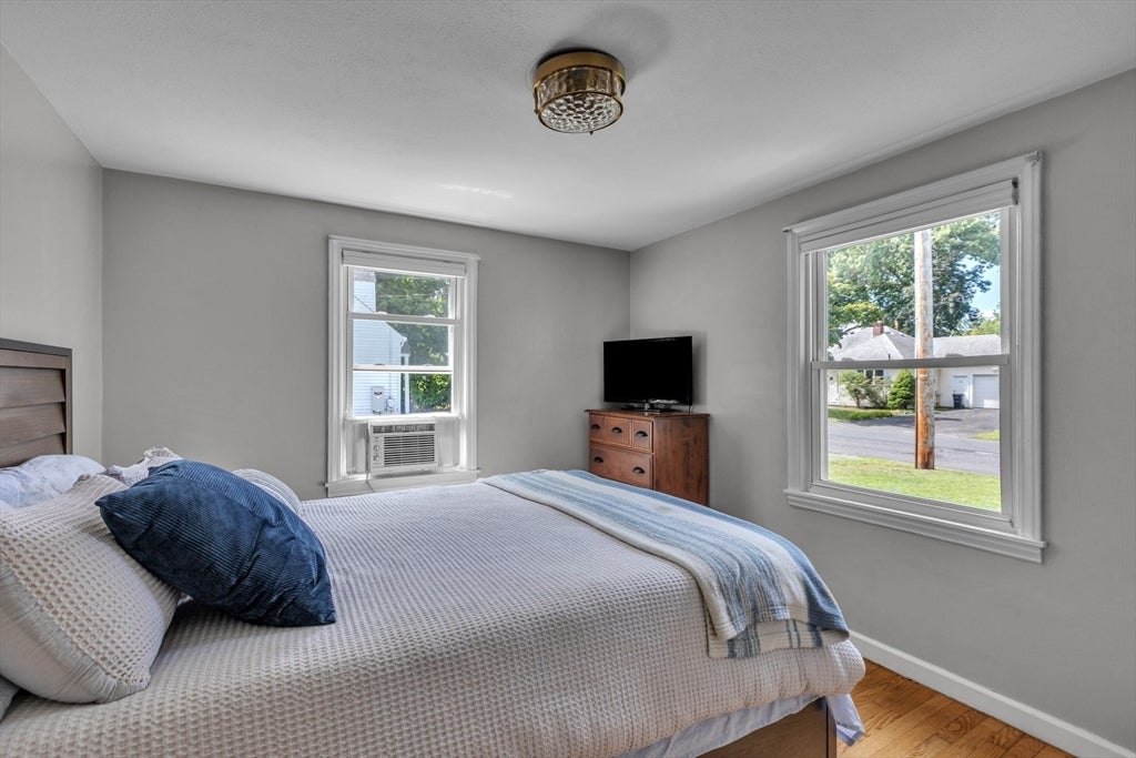 31 Thompson St, East Longmeadow, MA Photo #19
