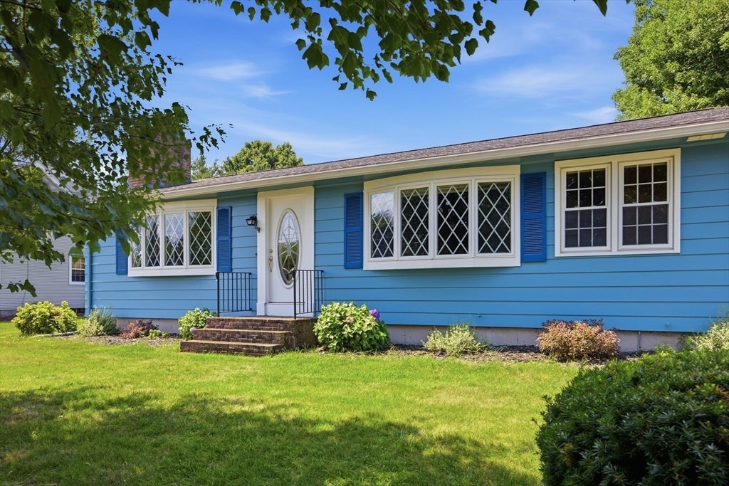 Photo of 159 Mountainview Rd, East Longmeadow, MA 01020 (MLS # 73555809)