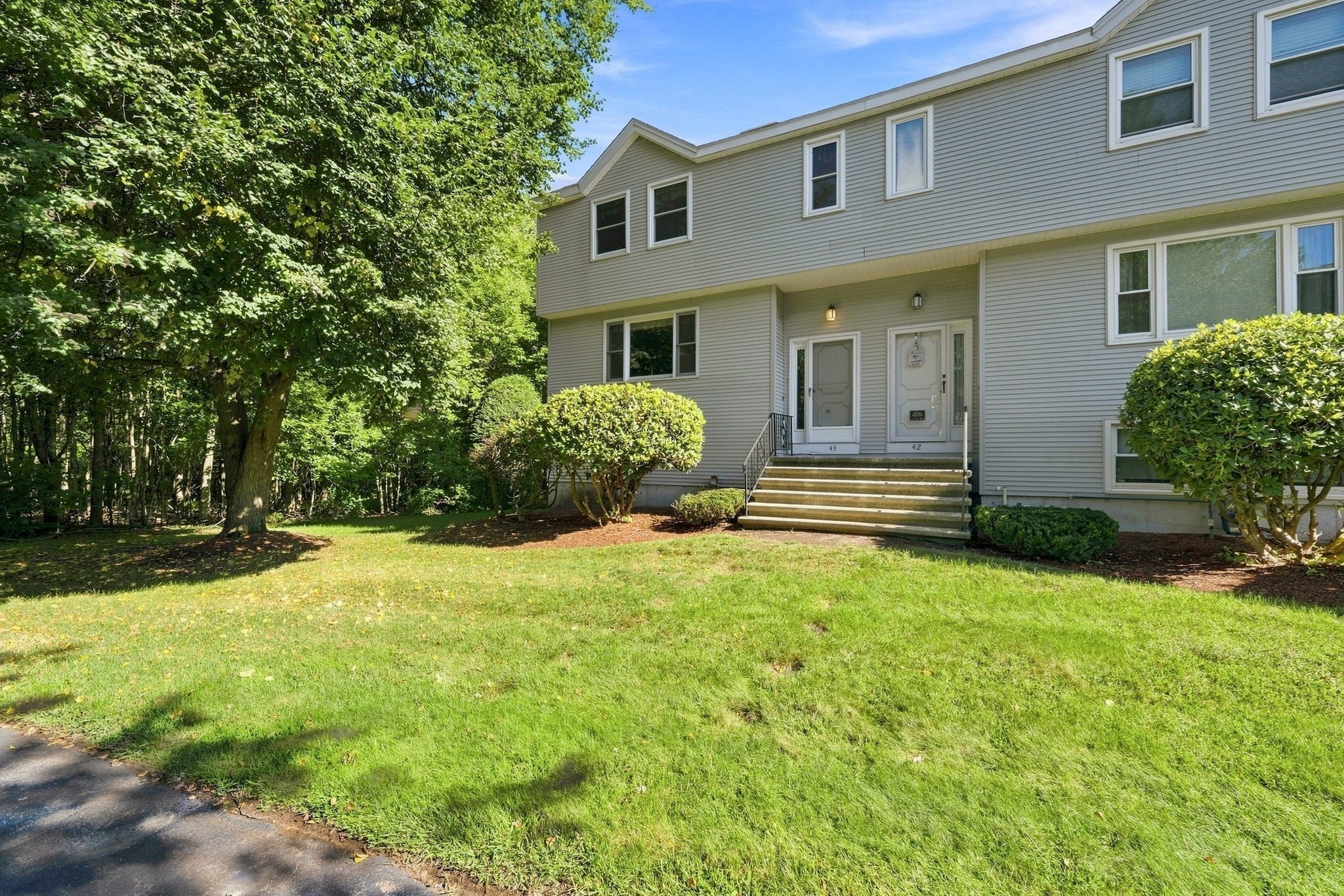 Photo of 43 Villa Roma Dr, Tewksbury, MA