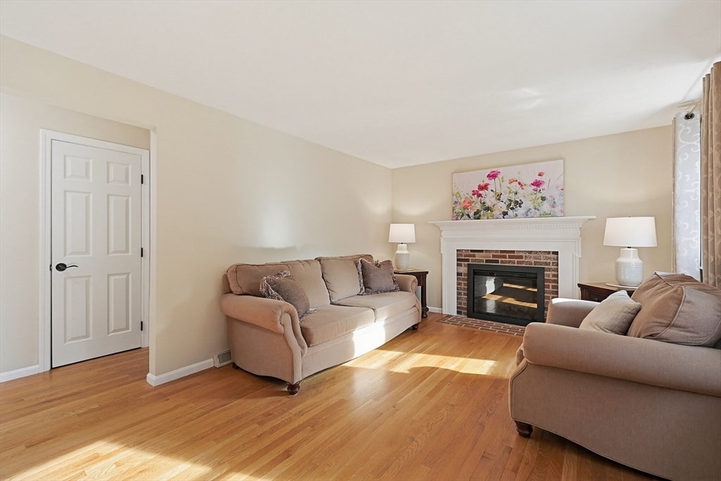 10 Douglas Ave