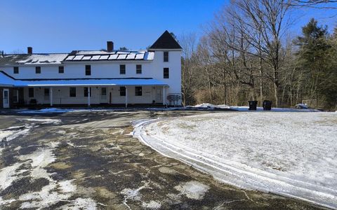 3 Warren Rd B Oxford MA 01537