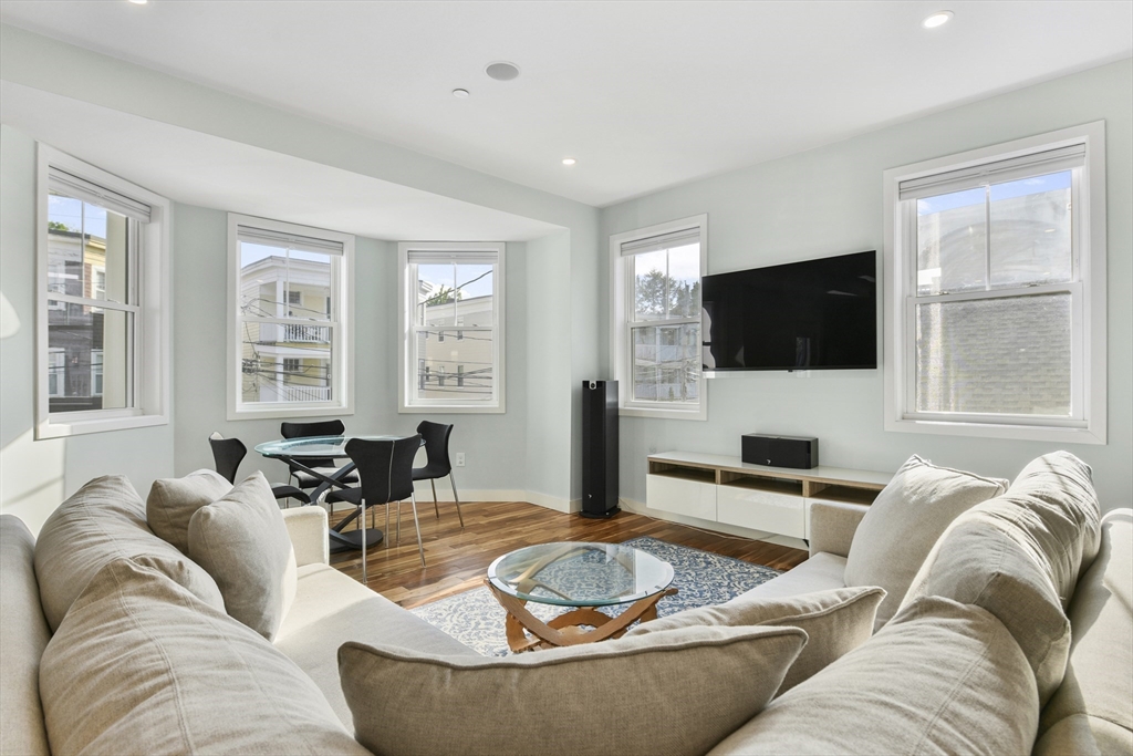 18 Granfield Ave 1