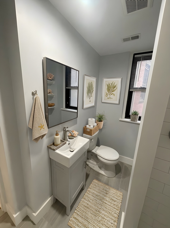 475 Commonwealth Avenue 204