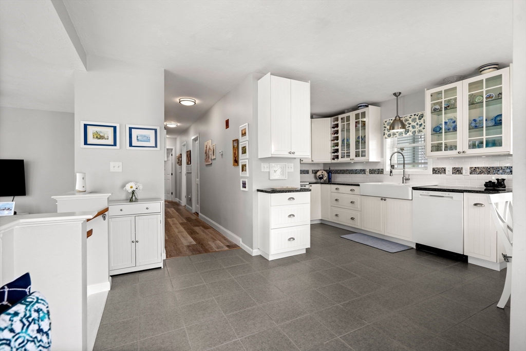 230 White Cliff Dr. Golfview