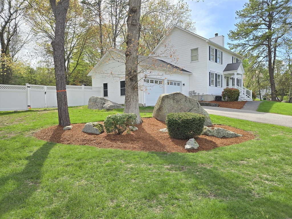 14 Oak Ridge Ln