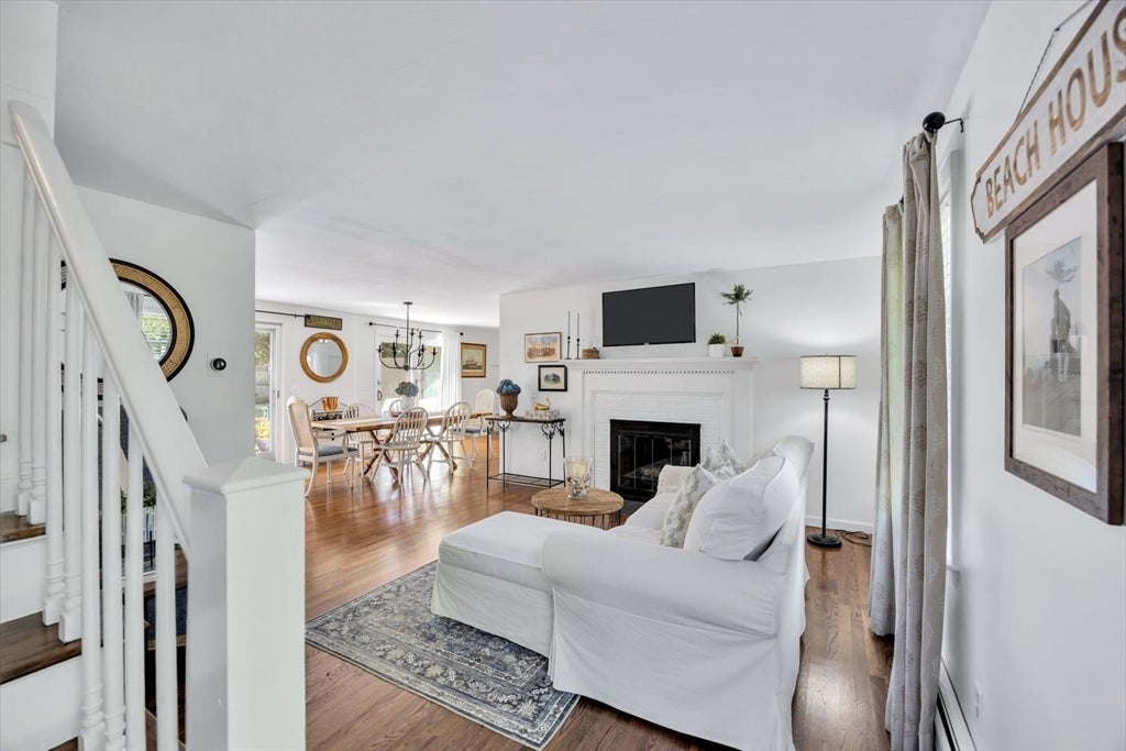 7 Fernwood Ave, Barnstable, MA, 7 Fernwood Ave, Barnstable, MA Photo #3